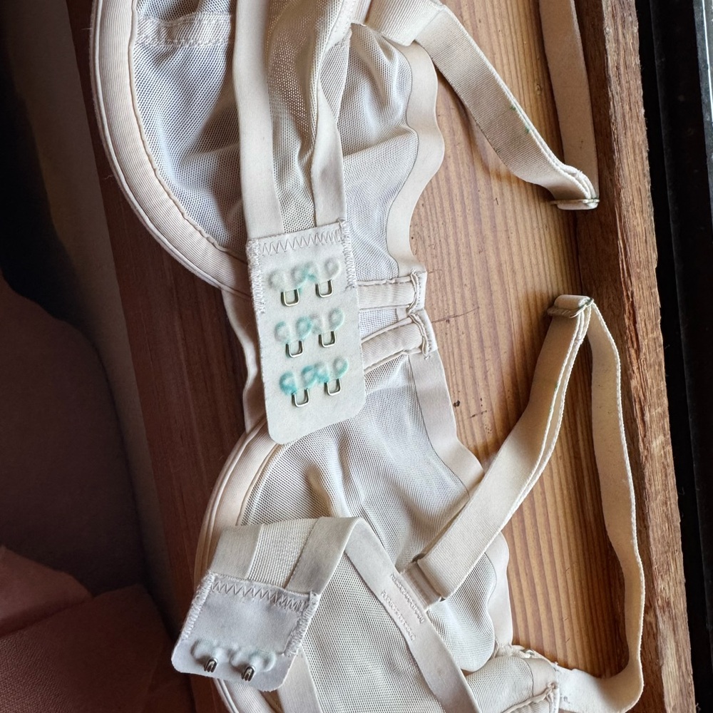 CUUP Green and Cream Bras - Picture 4 of 4
